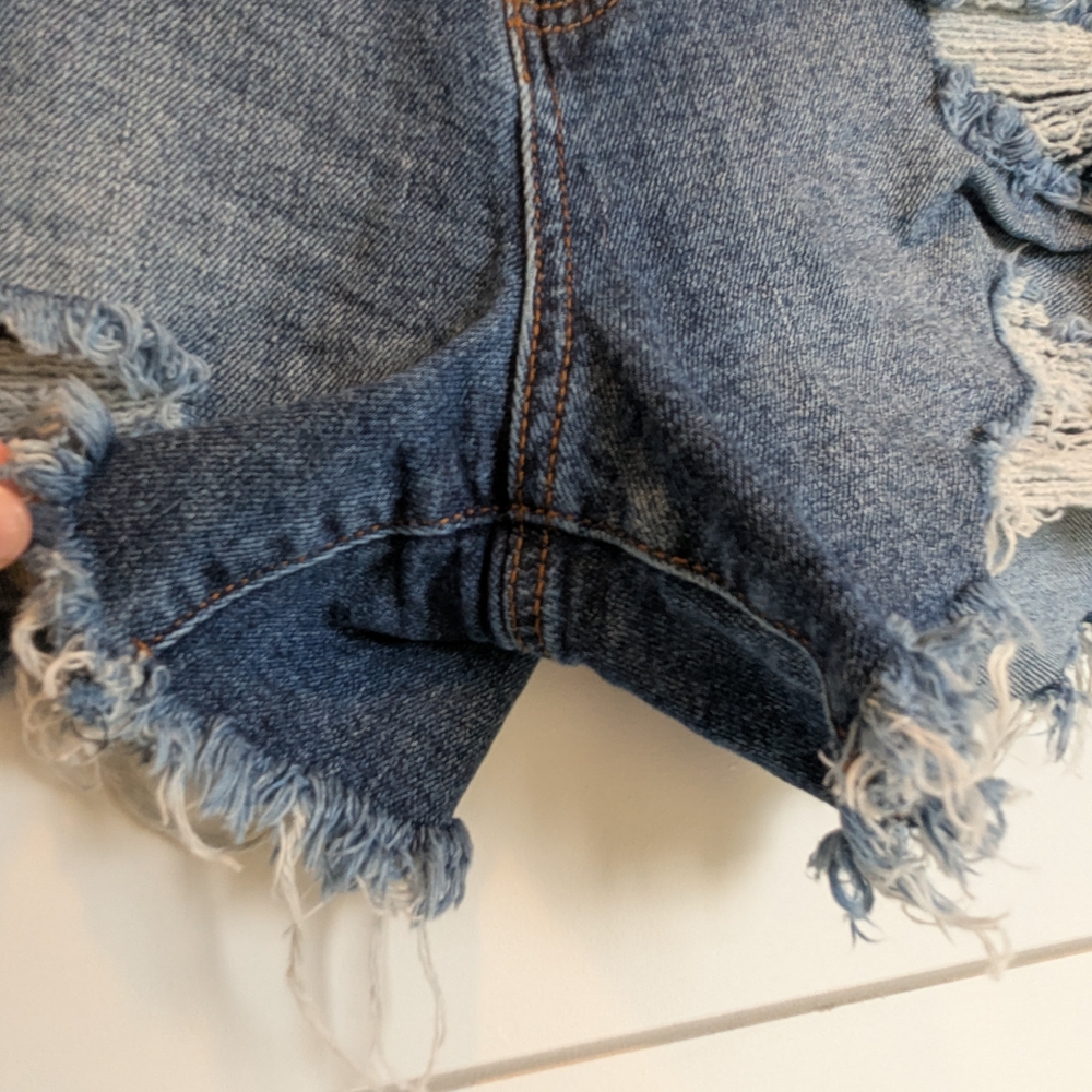 Kendall & Kylie Icon Shorts Denim Distressed Jean Shorts Size 7 28 Booty 3 In - Picture 5 of 10